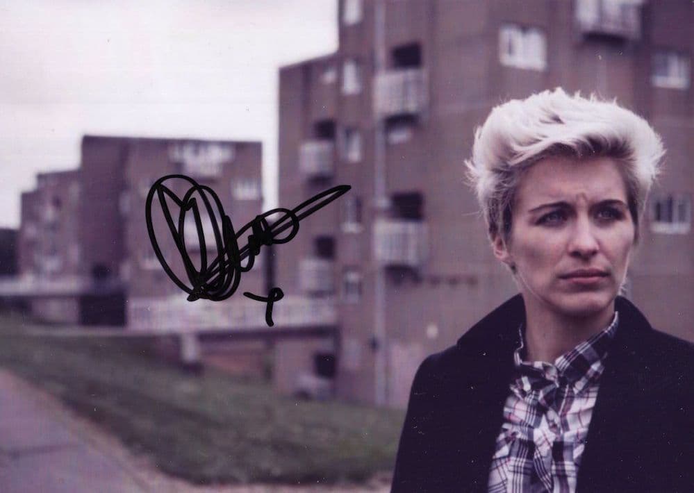 Vicky McClure The Railway Children Hand Signed 7x5 Photo