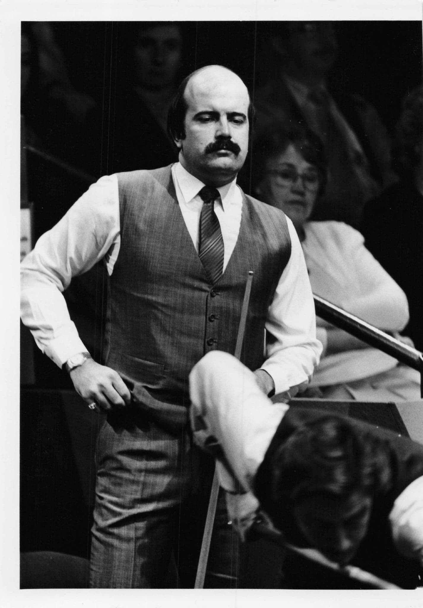 Willie Thorne Snooker vs Tony Knowles Watching Foul 8x6 Press Photo